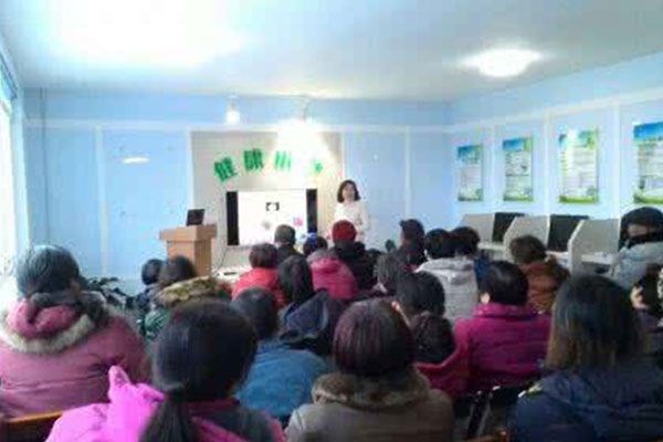 社區(qū)健康小屋:讓健康離您近一點(diǎn) 社區(qū)健康小屋:讓健康離您近一點(diǎn)
